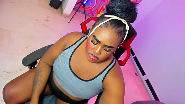  EvaRouse online show from 11/14/25, 04:11