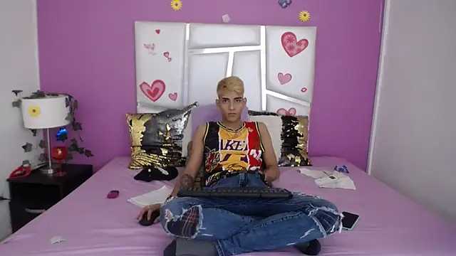 SkyAndSeth online show from 10/23/25, 05:40