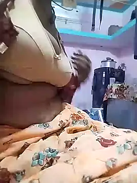 Snapshot of Shruti_Bhabhi38 chatting on 09/17/25, 06:09 Shruti Bhabhi38 online show from 09/17/25, 06:09