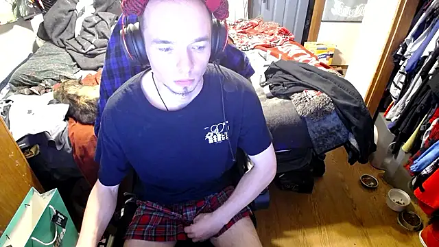 Snapshot of womenhateme69 chatting on 10/04/25, 05:16 womenhateme69 online show from 10/04/25, 05:16