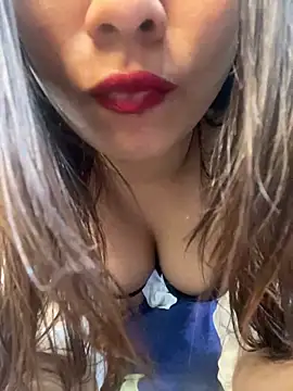 Snapshot of april_0066 chatting on 10/12/25, 04:06 april 0066 online show from 10/12/25, 04:06