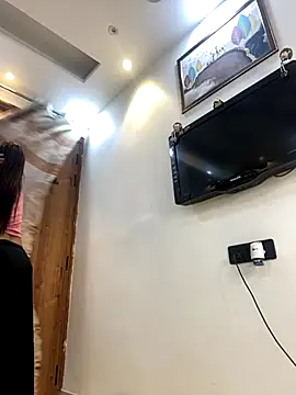 Snapshot of april_0066 chatting on 11/12/25, 04:40 april 0066 online show from 11/12/25, 04:40