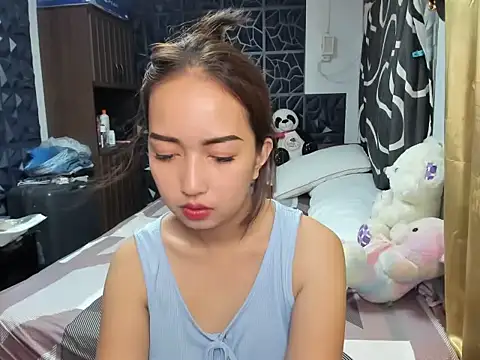 Snapshot of Soft_Angel8 chatting on 10/27/25, 03:43 Soft Angel8 online show from 10/27/25, 03:43
