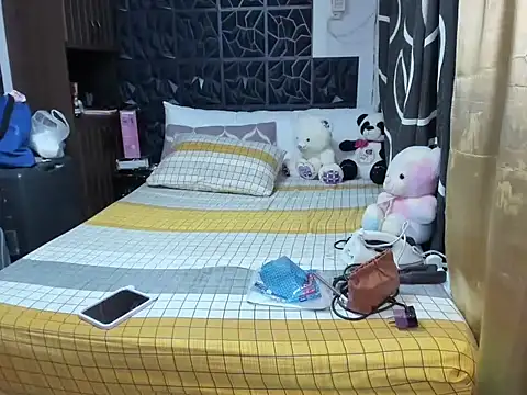 Snapshot of Soft_Angel8 chatting on 11/14/25, 01:32 Soft Angel8 online show from 11/14/25, 01:32