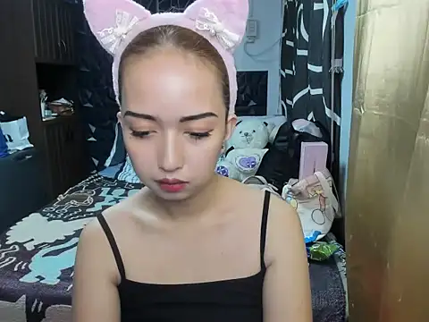 Snapshot of Soft_Angel8 chatting on 12/19/25, 01:18 Soft Angel8 online show from 12/19/25, 01:18