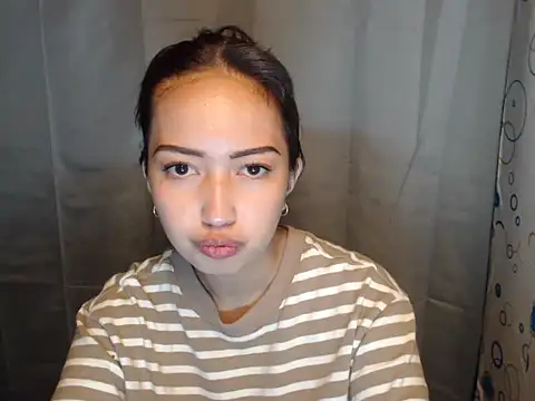 Snapshot of Soft_Angel8 chatting on 03/28/26, 04:12 Soft Angel8 online show from 03/28/26, 04:12