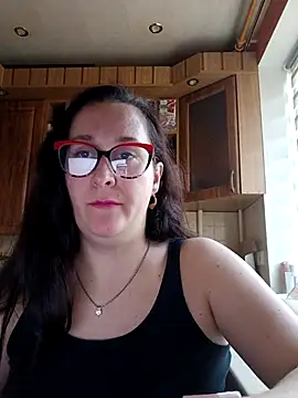 Amandda  online show from 10/31/25, 10:27