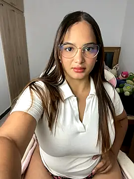 Snapshot of Andrea-Lu chatting on 09/22/25, 11:51 Andrea-Lu online show from 09/22/25, 11:51