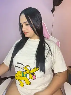 Snapshot of Andrea-Lu chatting on 10/08/25, 12:30 Andrea-Lu online show from 10/08/25, 12:30