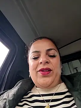 Snapshot of Mia-Glow chatting on 09/10/25, 04:18 Mia-Glow online show from 09/10/25, 04:18