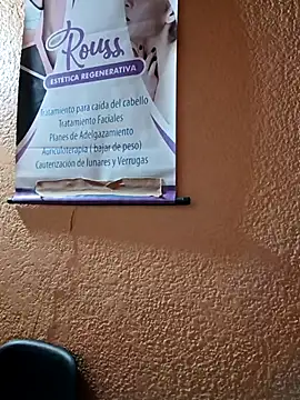 Snapshot of Mia-Glow chatting on 09/18/25, 11:12 Mia-Glow online show from 09/18/25, 11:12