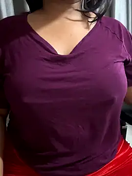 Snapshot of Maggi-is-back chatting on 12/05/25, 01:03 Maggi-is-back online show from 12/05/25, 01:03