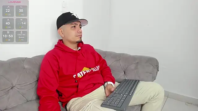 OwenStonne  online show from 10/12/25, 04:22