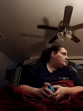 Snapshot of nonconformer16 chatting on 12/17/25, 09:43 nonconformer16 online show from 12/17/25, 09:43