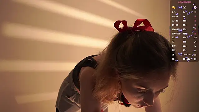 Snapshot of VernonKnapik chatting on 11/11/25, 10:04 VernonKnapik online show from 11/11/25, 10:04