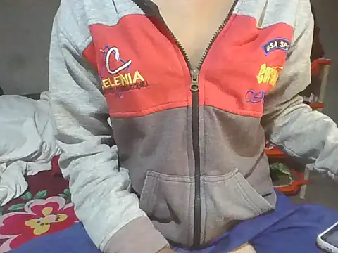 mala2580 online show from 11/17/25, 05:19