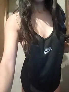 Snapshot of marii3910 chatting on 09/19/25, 02:07 marii3910 online show from 09/19/25, 02:07