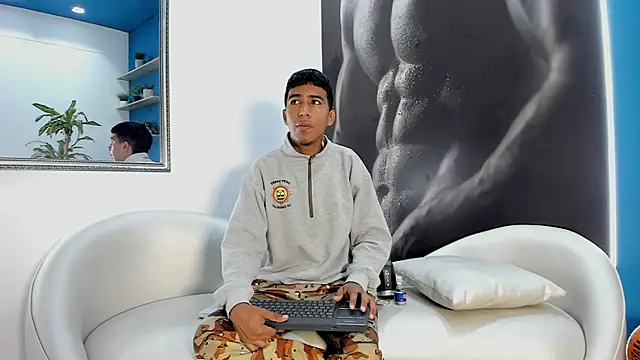 Snapshot of ender_h0t chatting on 11/05/25, 01:55 ender h0t online show from 11/05/25, 01:55