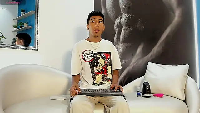 Snapshot of ender_h0t chatting on 11/19/25, 02:17 ender h0t online show from 11/19/25, 02:17