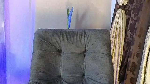 BenjaminCol  online show from 10/24/25, 01:35