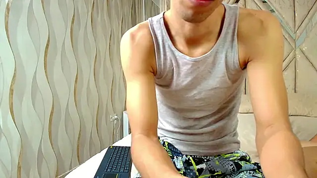 Snapshot of Couplex_xxx chatting on 09/20/25, 01:28 Couplex xxx online show from 09/20/25, 01:28