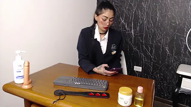 JulietteStar  online show from 09/09/25, 11:54