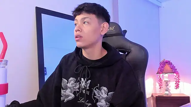 zeus blaze online show from 09/16/25, 12:06