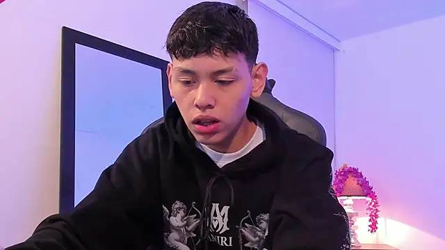 zeus blaze online show from 09/17/25, 12:18