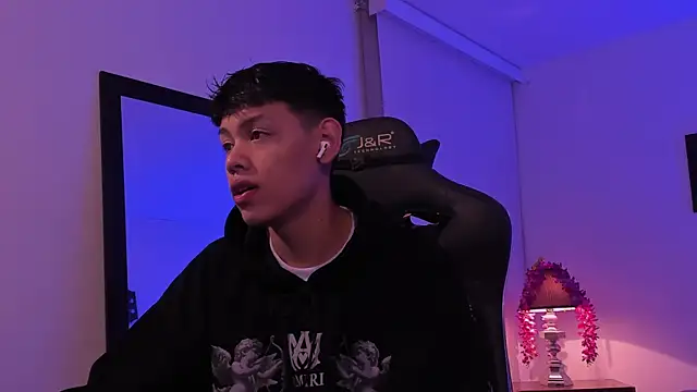 zeus blaze online show from 09/18/25, 03:30