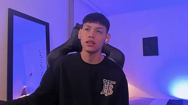 zeus blaze online show from 09/29/25, 06:29