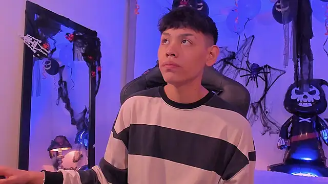 zeus blaze online show from 10/14/25, 04:13