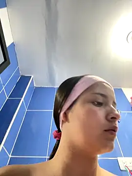 Mia jhoonson online show from 11/01/25, 11:07