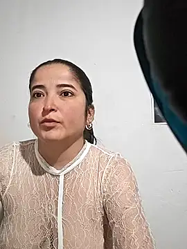 Ainaraazul online show from 12/17/25, 03:40