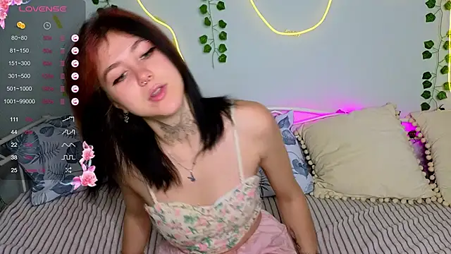 Snapshot of sweet_miami chatting on 10/04/25, 01:47 sweet miami online show from 10/04/25, 01:47