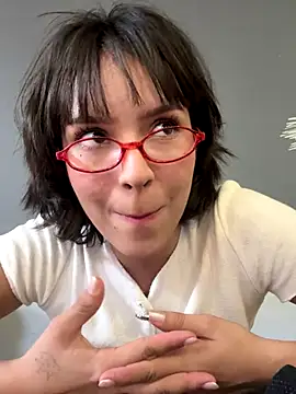 Snapshot of Adry_Bach_ chatting on 09/14/25, 09:25 Adry Bach online show from 09/14/25, 09:25