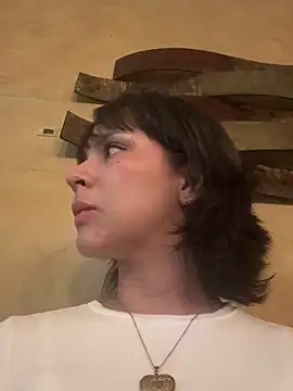 Snapshot of Adry_Bach_ chatting on 09/28/25, 11:54 Adry Bach online show from 09/28/25, 11:54