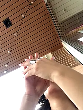 Snapshot of Adry_Bach_ chatting on 10/31/25, 07:48 Adry Bach online show from 10/31/25, 07:48