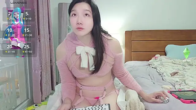 Eulalia-A online show from 11/17/25, 02:39