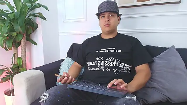 Naim Bennetsex online show from 10/15/25, 06:30