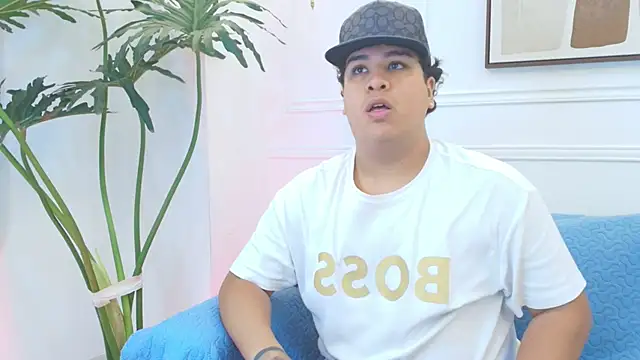 Snapshot of Naim_Bennetsex chatting on 12/17/25, 05:08 Naim Bennetsex online show from 12/17/25, 05:08