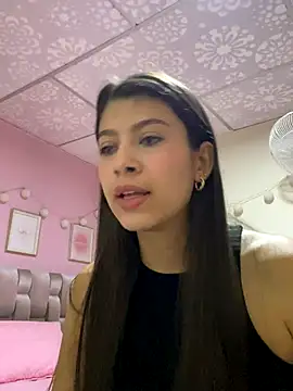 Snapshot of Lenapink19 chatting on 09/28/25, 04:01 Lenapink19 online show from 09/28/25, 04:01