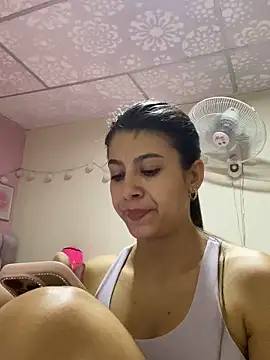 Snapshot of Lenapink19 chatting on 09/30/25, 07:30 Lenapink19 online show from 09/30/25, 07:30