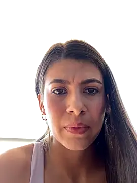 Snapshot of Lenapink19 chatting on 10/05/25, 03:32 Lenapink19 online show from 10/05/25, 03:32