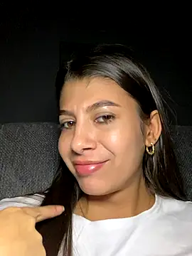 Snapshot of Lenapink19 chatting on 10/10/25, 04:11 Lenapink19 online show from 10/10/25, 04:11