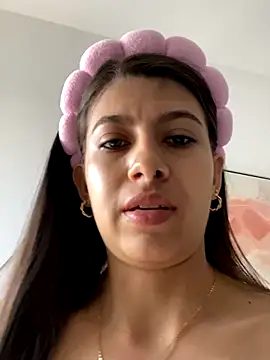 Snapshot of Lenapink19 chatting on 10/14/25, 06:42 Lenapink19 online show from 10/14/25, 06:42