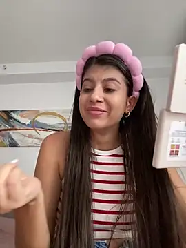 Snapshot of Lenapink19 chatting on 10/20/25, 08:53 Lenapink19 online show from 10/20/25, 08:53