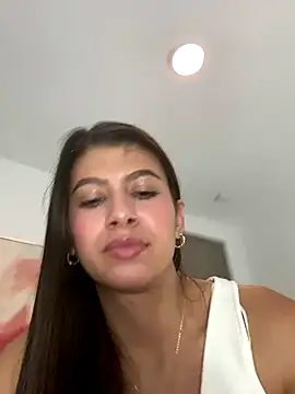 Snapshot of Lenapink19 chatting on 10/24/25, 02:41 Lenapink19 online show from 10/24/25, 02:41