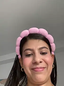 Snapshot of Lenapink19 chatting on 10/25/25, 08:58 Lenapink19 online show from 10/25/25, 08:58