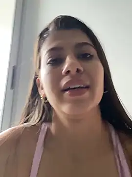 Snapshot of Lenapink19 chatting on 10/28/25, 09:39 Lenapink19 online show from 10/28/25, 09:39