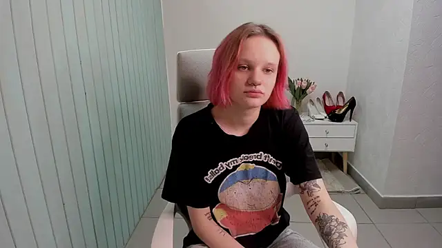 Elieiza xo online show from 09/19/25, 04:03